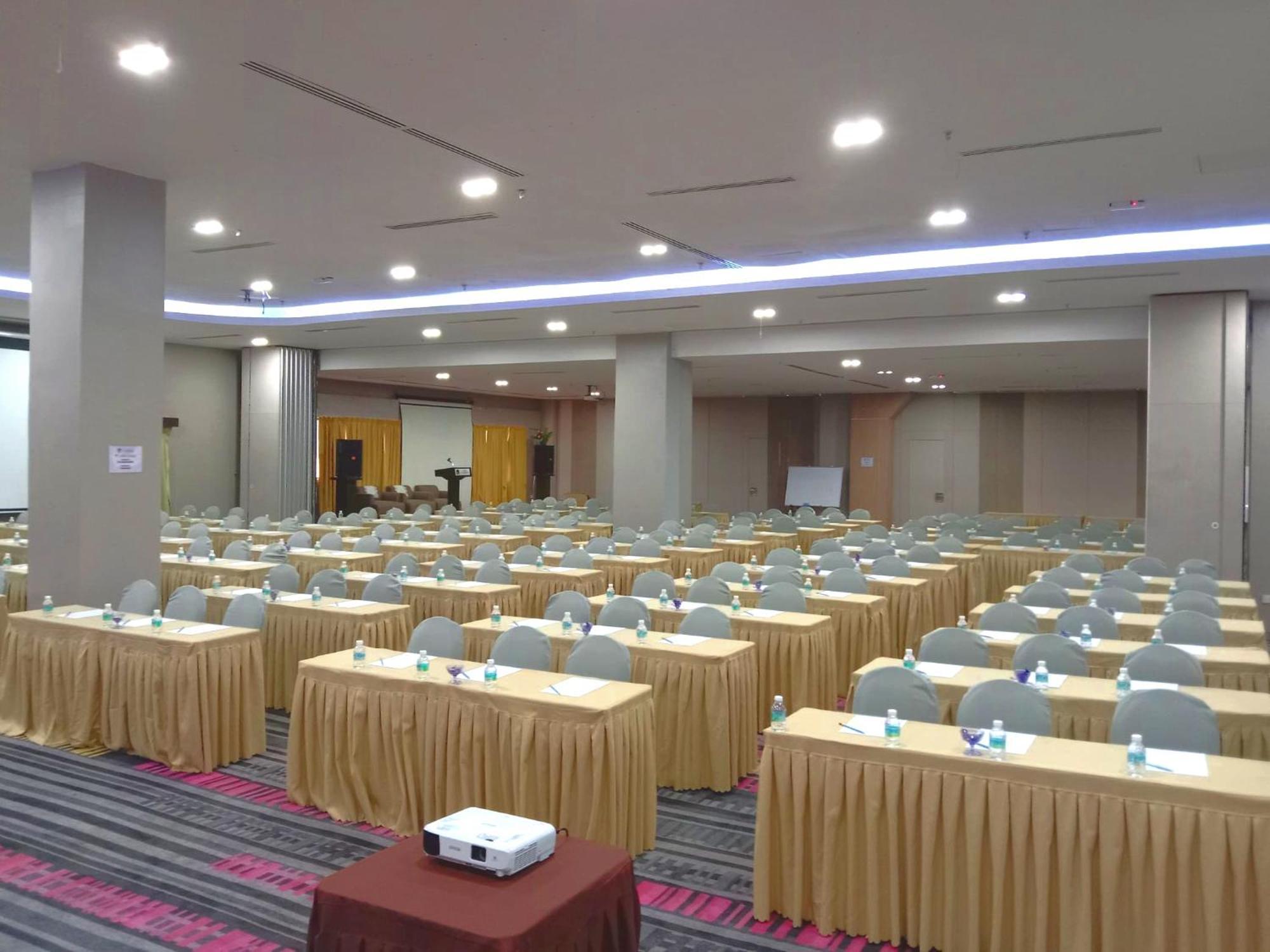 Langkasuka Express Hotel Kuah Bagian luar foto
