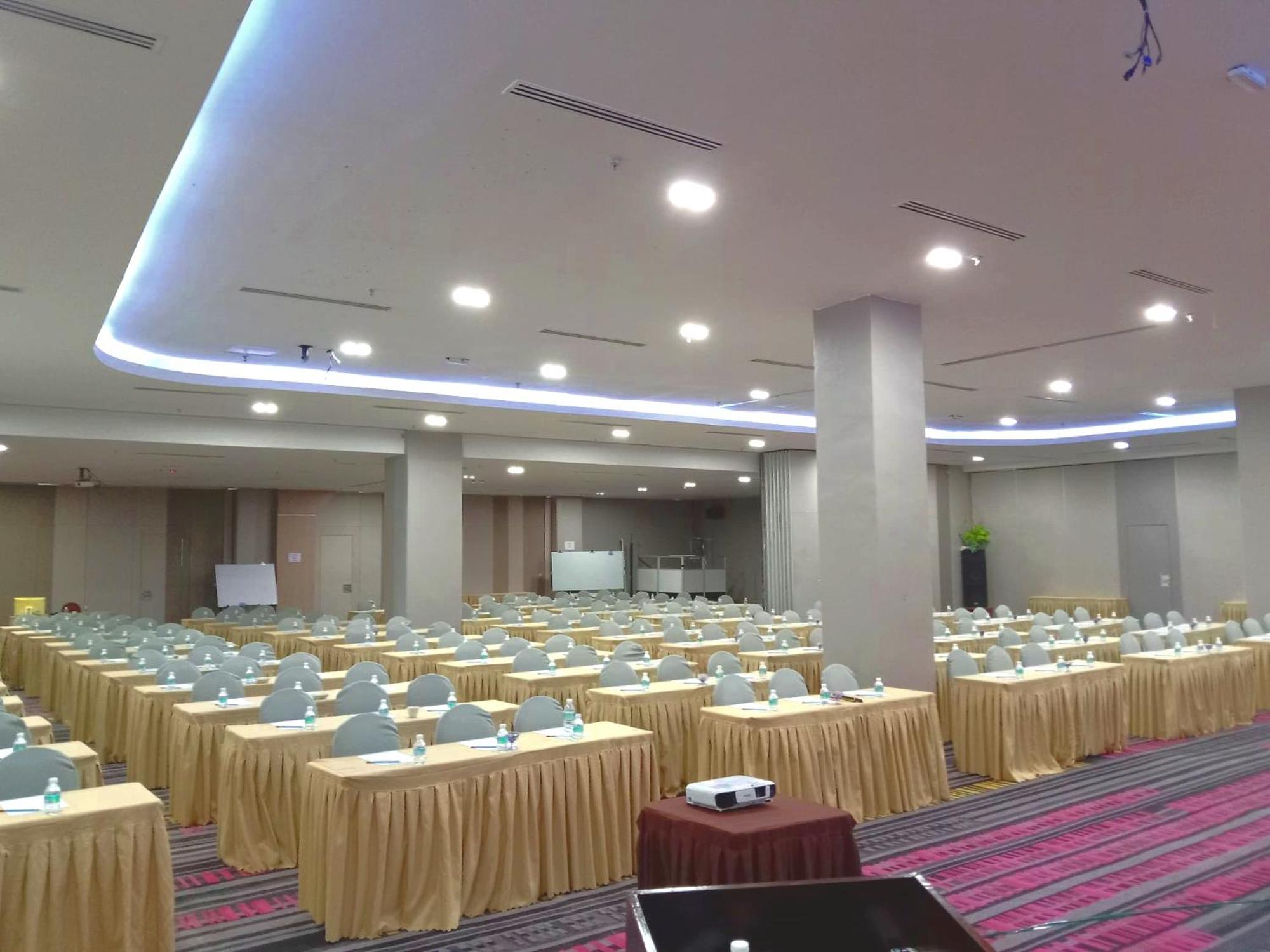 Langkasuka Express Hotel Kuah Bagian luar foto